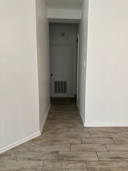 Building Photo - 905 Colorado Ct