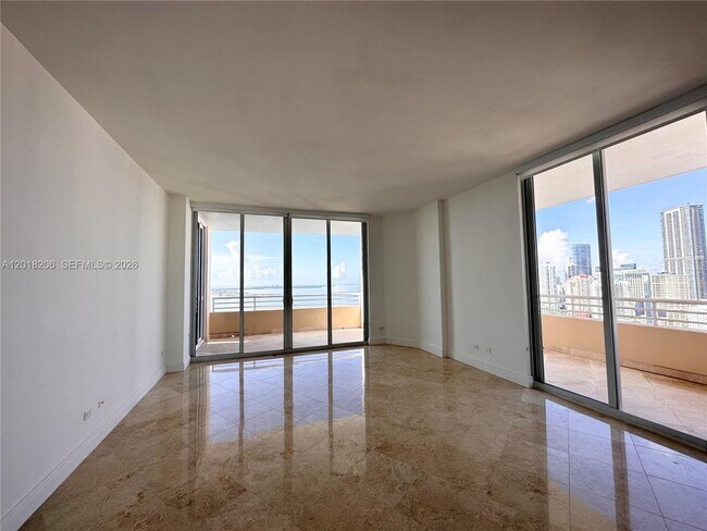 Building Photo - 808 Brickell Key Dr