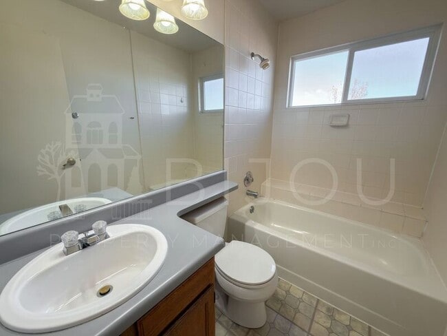 Building Photo - 3498 Mountainside Dr