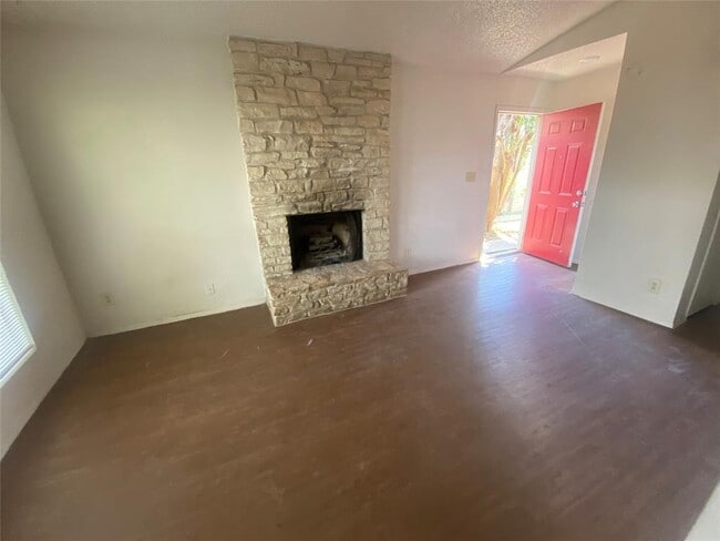 Building Photo - 1000 Fieldwood Dr