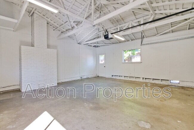 Building Photo - 86 Dalma Dr