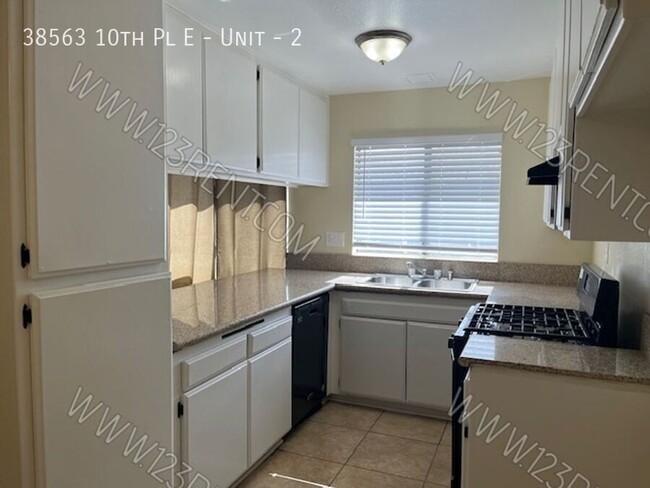 Building Photo - 1BD/ 1BTH APT EAST PALMDALE