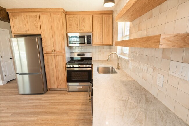 Building Photo - 602 N Morris St