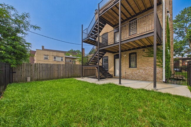 Building Photo - 7919 S Ellis Ave