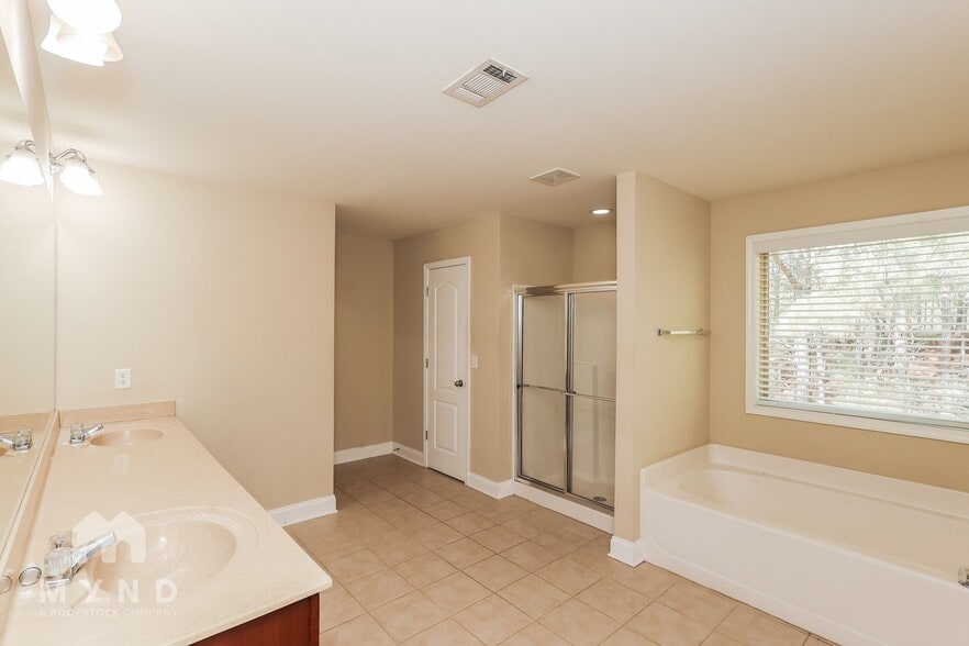 Building Photo - 5581 Dendy Trace