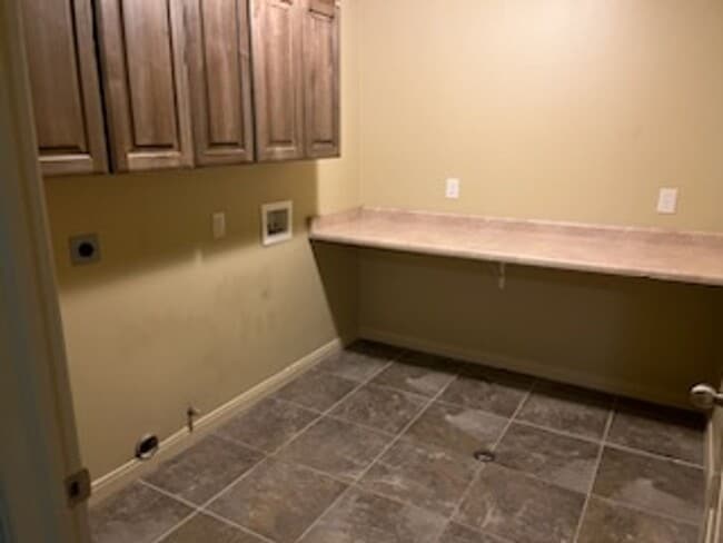 Building Photo - Spacious & Stylish 4-Bedroom Home with 3-Car Garage