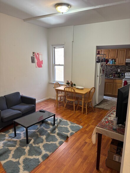 Building Photo - 337 W Girard Ave