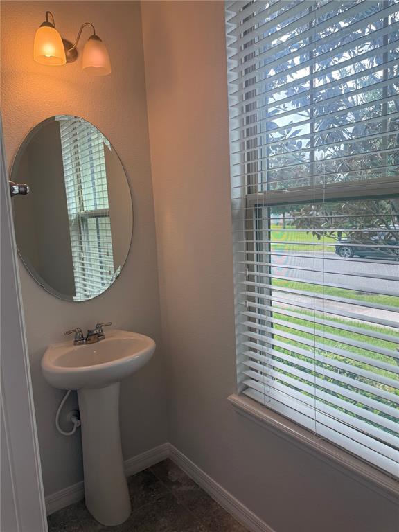 Building Photo - 16067 Pebble Blf Lp