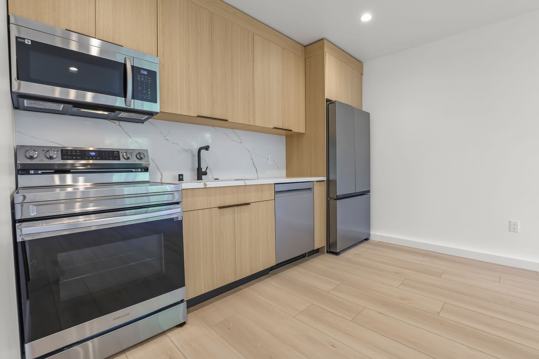 Building Photo - 11004 Hortense St