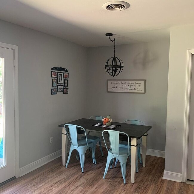 Building Photo - 103 Lassere Cir