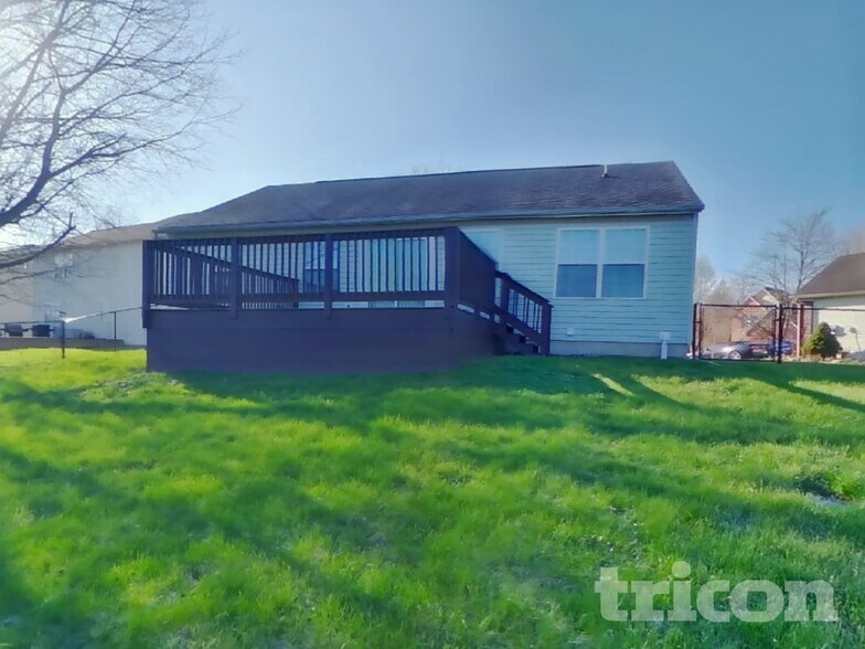 Building Photo - 6050 E Solitude Ct