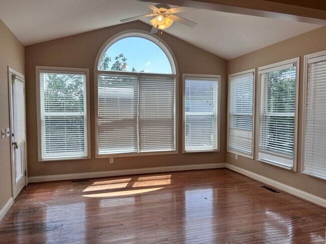 Building Photo - 3684 Stonebrooke Ct