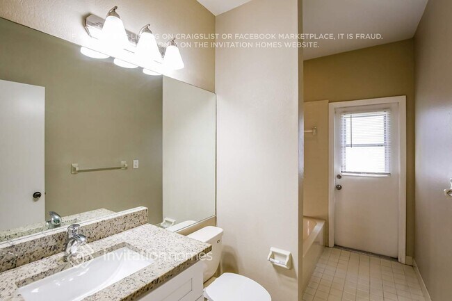 Building Photo - 11571 Waterford Ct