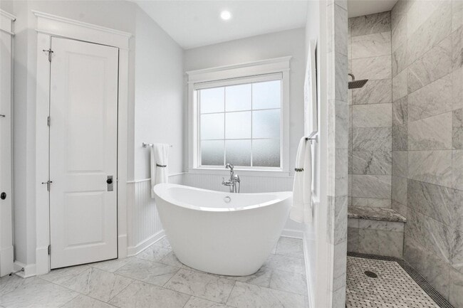 Building Photo - 10 Mariner Pass