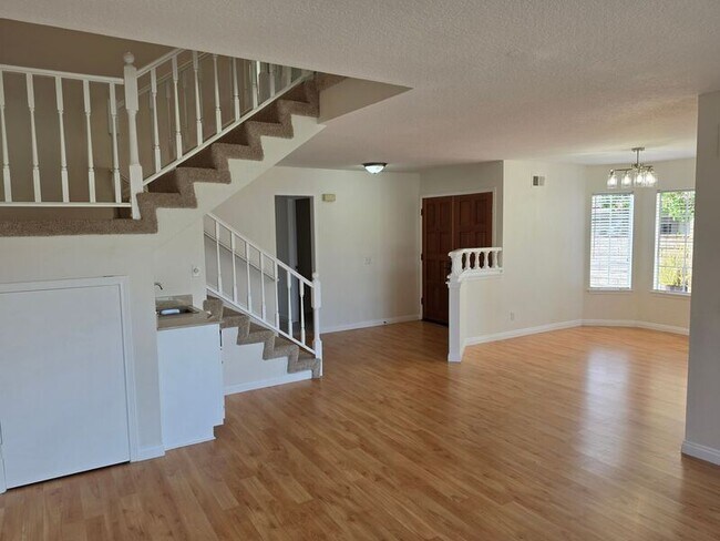 Building Photo - 27875 Avenida Armijo