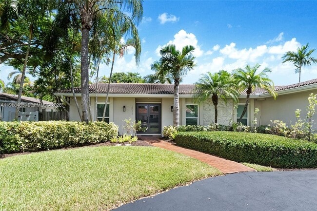 Building Photo - 2011 NE 211th St