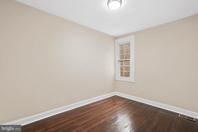 Building Photo - 5611 Stewart St
