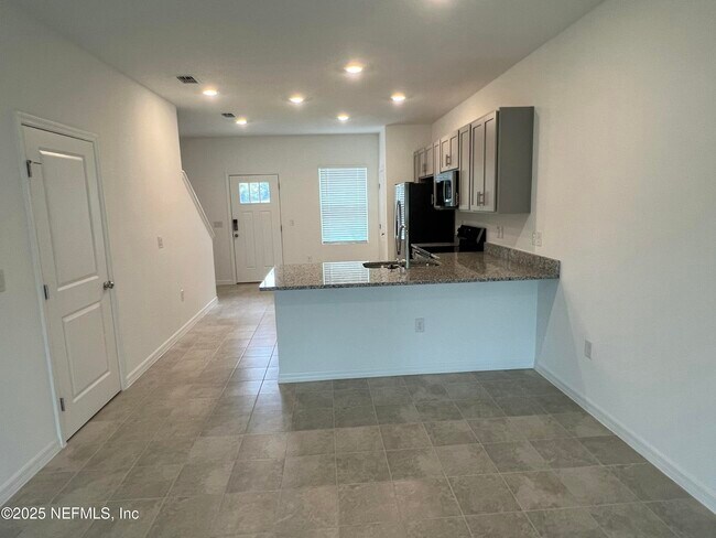 Building Photo - 7271 Sabal Ter