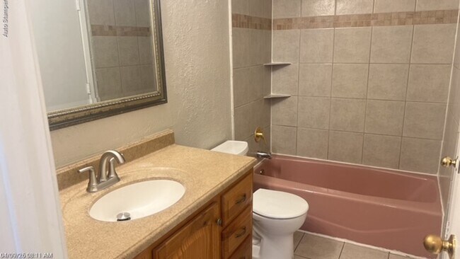 Building Photo - 501 Lantana Dr