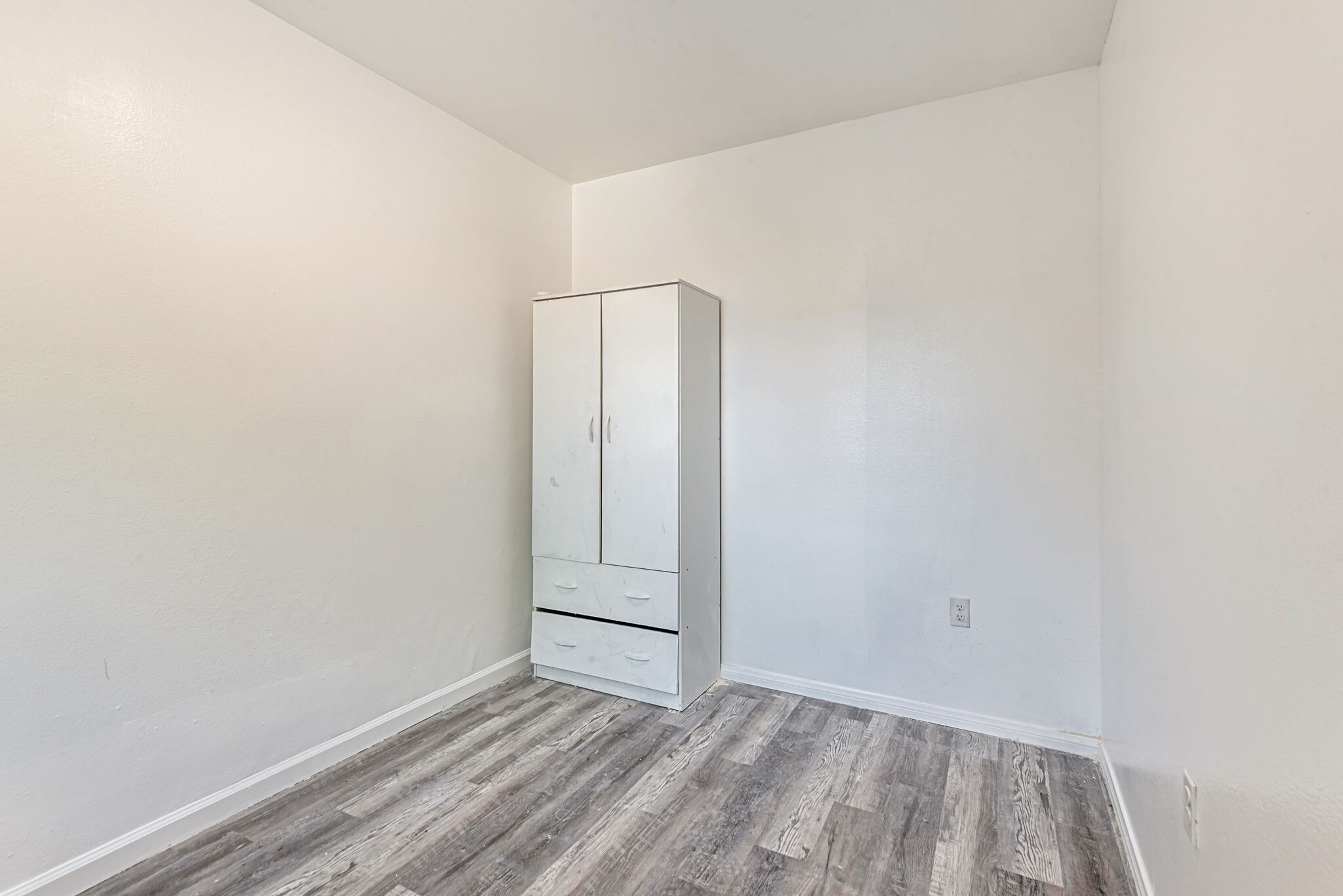 Building Photo - 849 W 43rd St