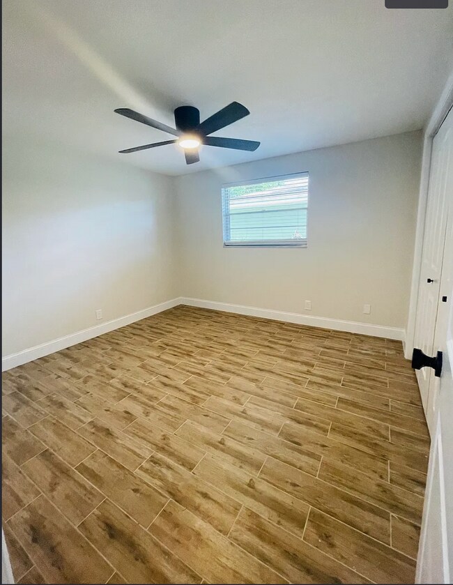 Building Photo - Glen Ave