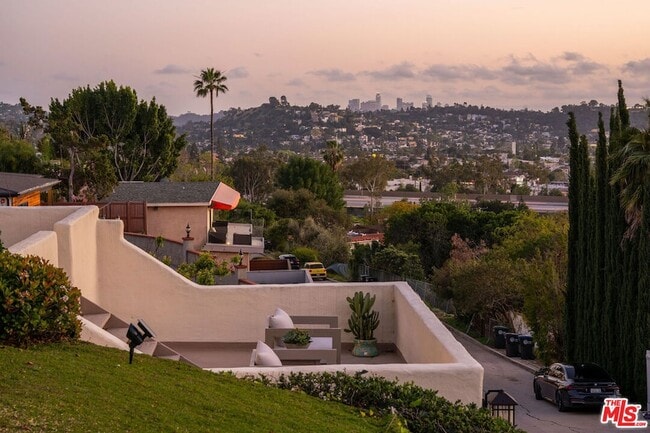 Building Photo - 755 Luton Dr