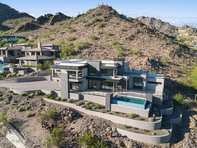 Building Photo - 6975 North 39th Pl