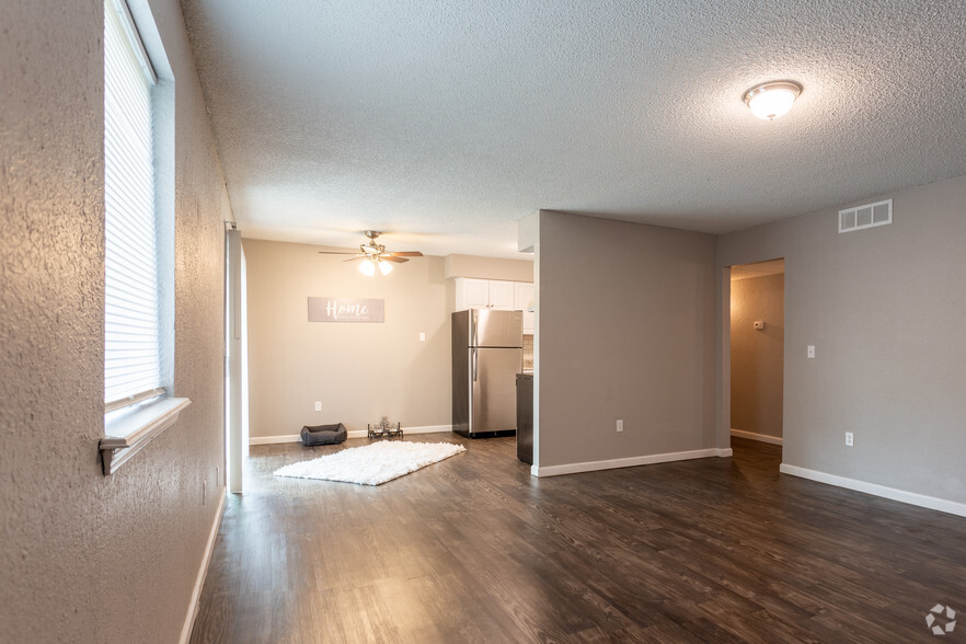 2BR, 1.5BA 1200 SF - Prairie At Yukon