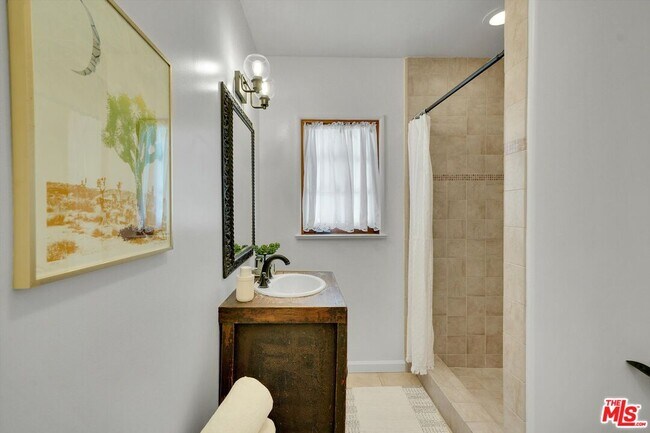 Building Photo - 4300 Laurelgrove Ave