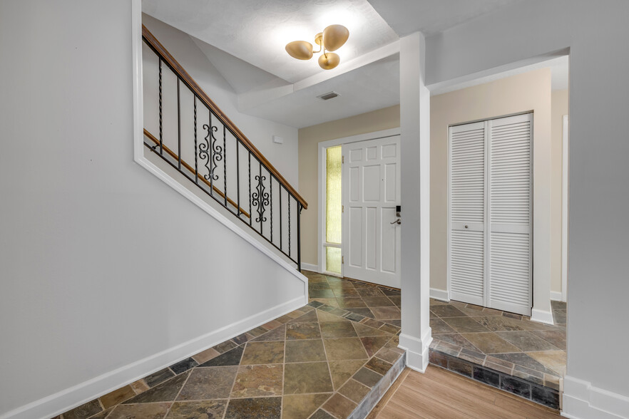 Building Photo - 1 Timberline Trl