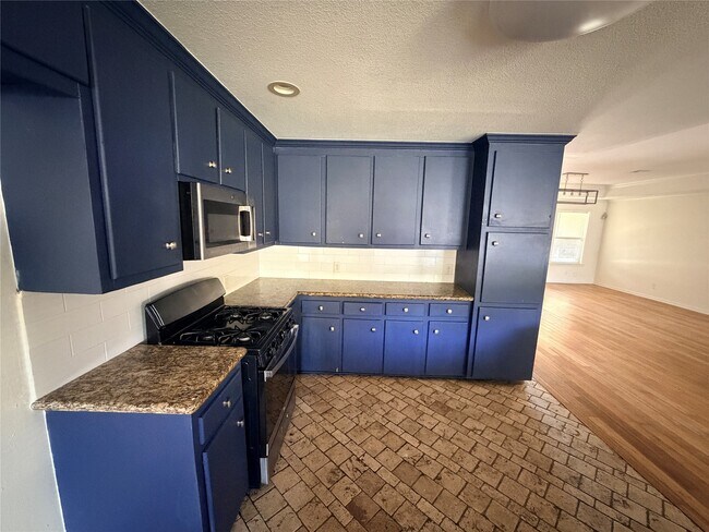 Building Photo - 12514 Safeguard St