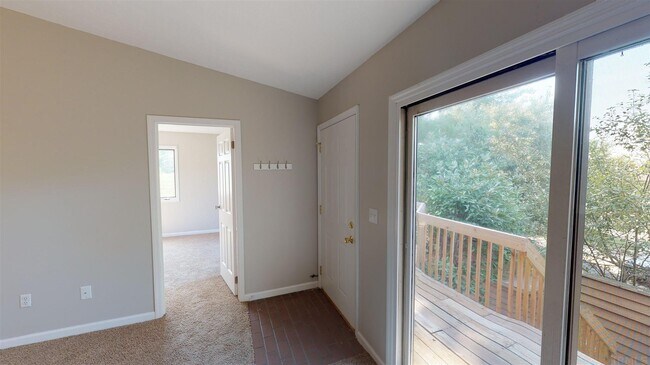 Building Photo - 9621 S Lake Ridge Dr
