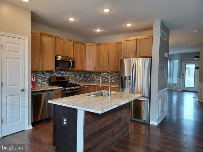 Building Photo - 197 Westbrook Dr