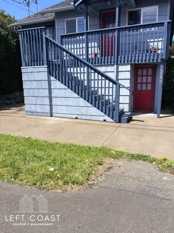 Building Photo - 339 SW Ebb Ave
