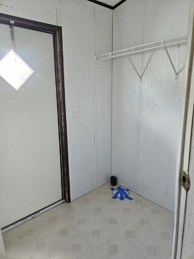 Building Photo - 3 Bedroom/2 bath mobile home