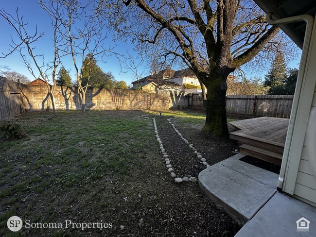 Building Photo - 1 Bedroom House on Sonoma's Westside