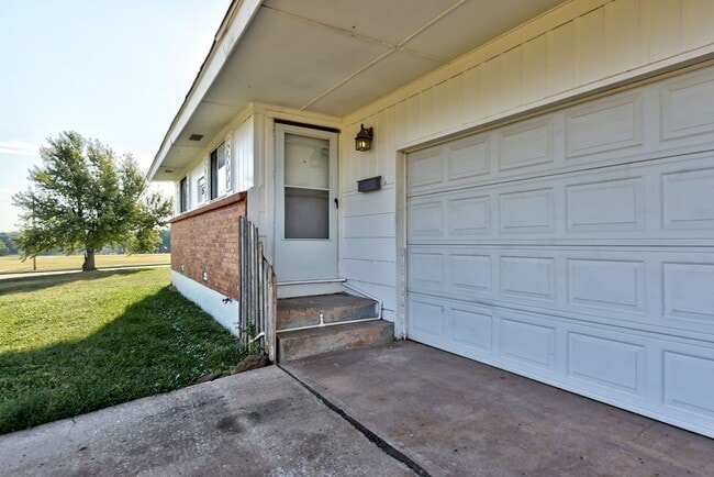 Building Photo - 1528 SE 49th Terrace