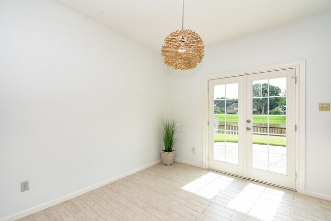 Building Photo - 1231 Creekford Cir