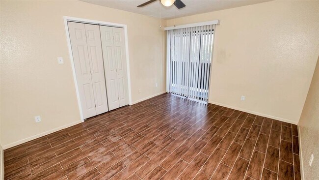 Building Photo - 3035 Walnut Bend Ln