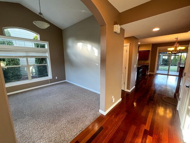 Building Photo - 1164 SW Sequoia Ln