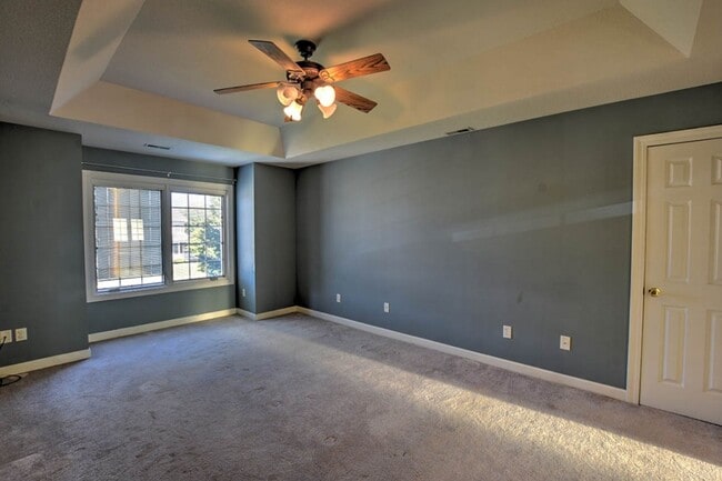 Building Photo - Forsyth Home!  4 Beds 3.5 Baths with Finis...