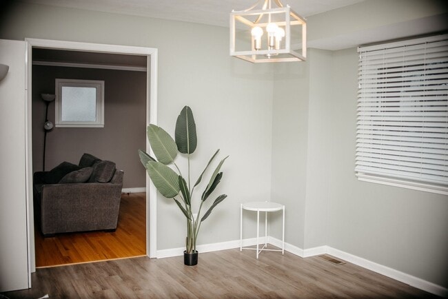 Building Photo - 1449 Jill Dr