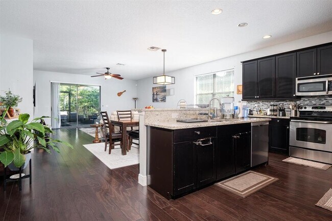 Building Photo - 13243 Overstreet Rd