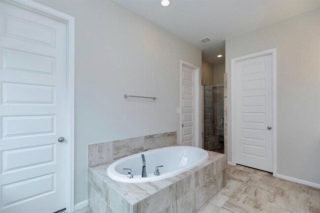 Building Photo - 30103 Aralia Dr