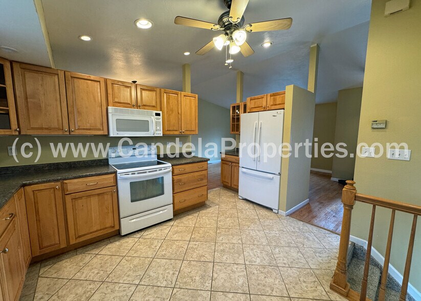 Building Photo - 8038 Horizon Dr