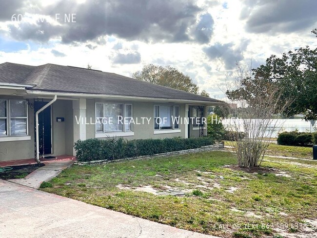 Building Photo - Adorable Duplex! Great Location!