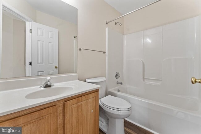 Building Photo - 209 Ilona Ct