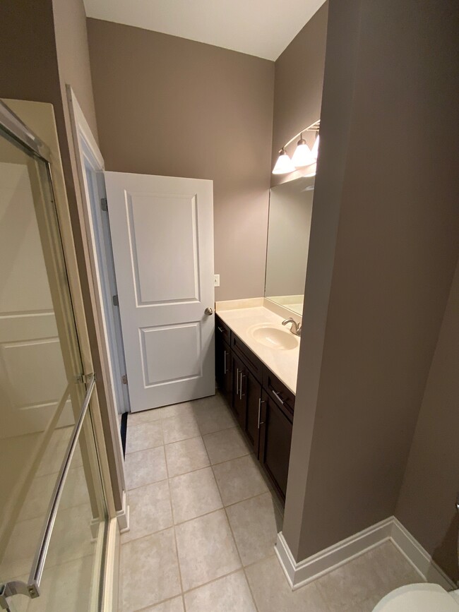 Bathroom #2 - 2011 Frankfort Ave