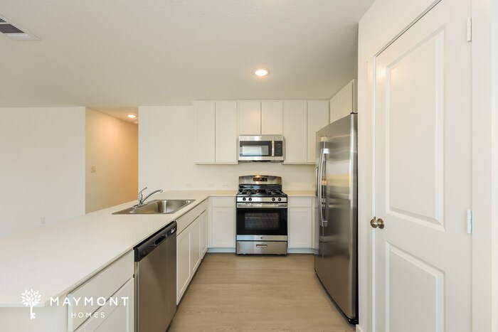 Building Photo - 747 Meadow Dr