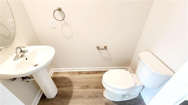 Building Photo - 1132 Martin Rd